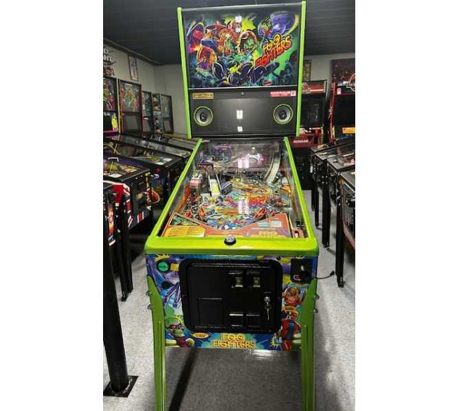 STERN FOO FIGHTERS LE Pinball Machine for sale 