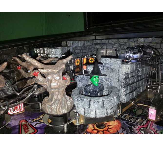 JERSEY JACK Pinball Machine WIZARD OF OZ MODFATHER CASTLE WALLS and WELL COMBO #7145  