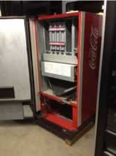 DIXIE NARCO DN 168-99-5, DN 168 Can SODA Cold Drink Vending Machine for sale 